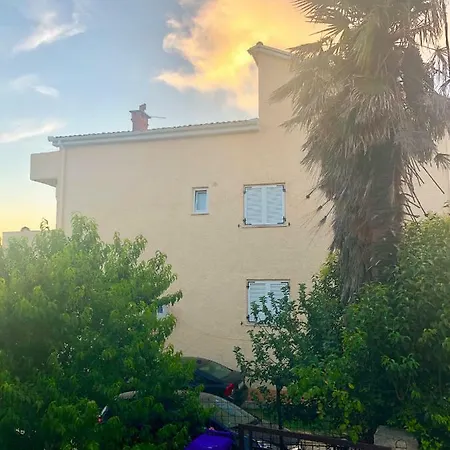 דירה House Maja מדולין