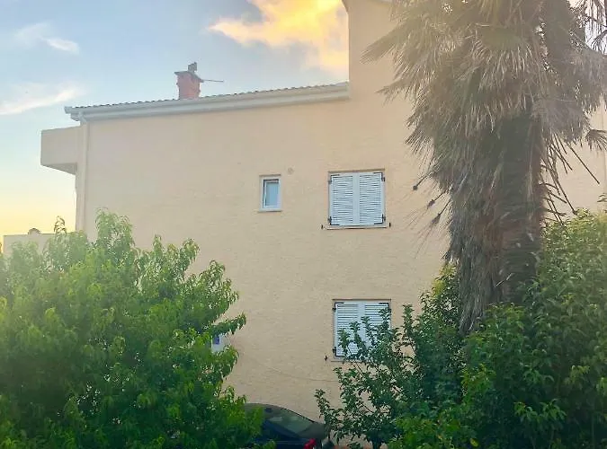 דירה House Maja מדולין
