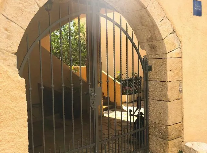 House Maja 아파트 메덜린